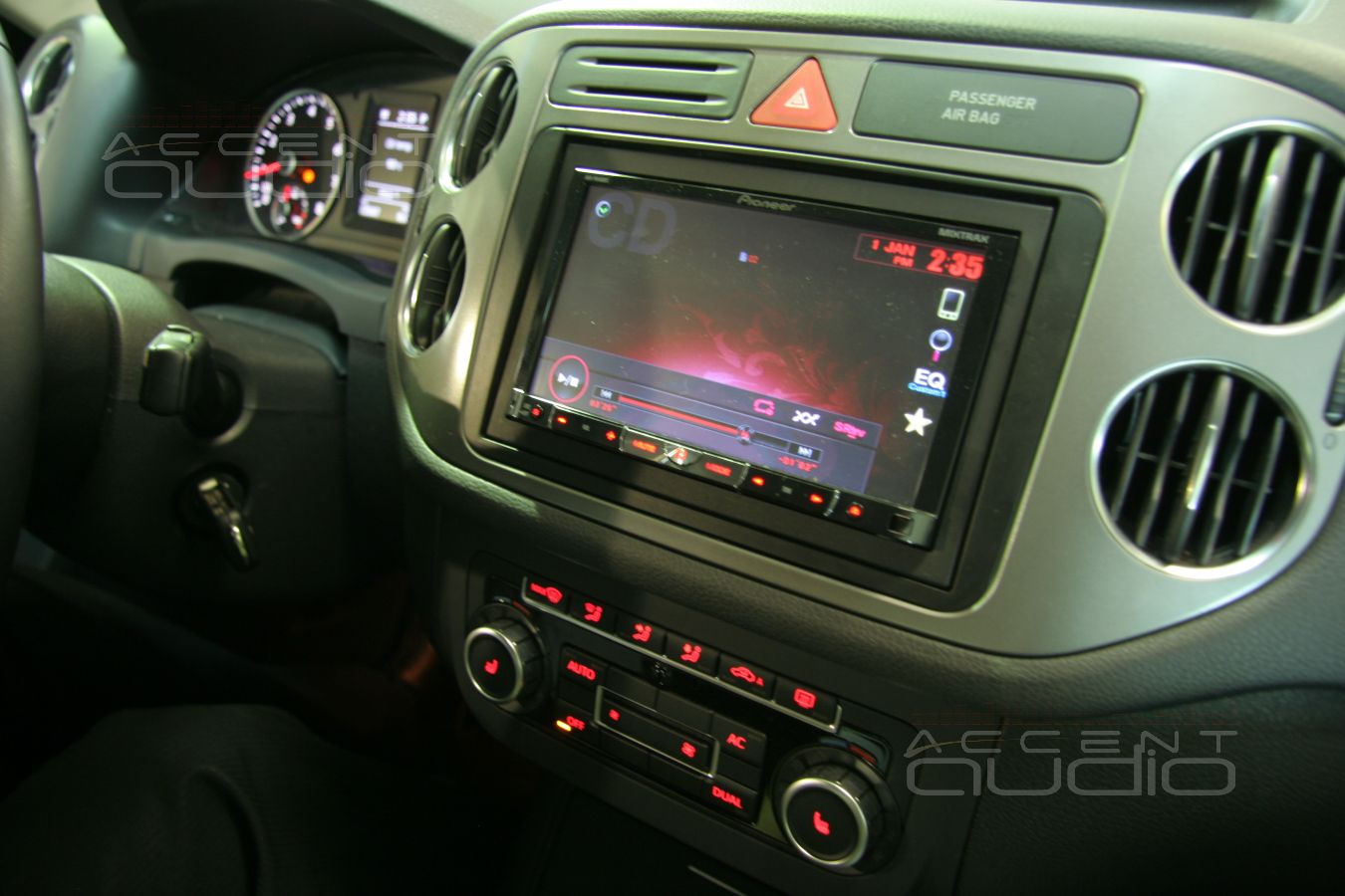 Замена магнитолы в Volkswagen Tiguan