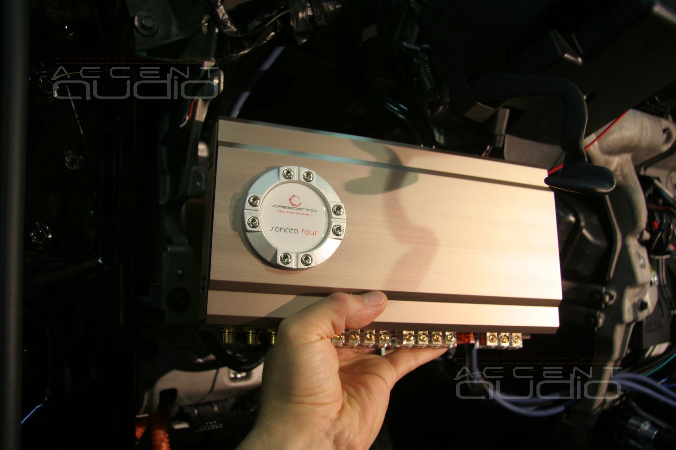 Установка усилителя в Jeep Wrangler