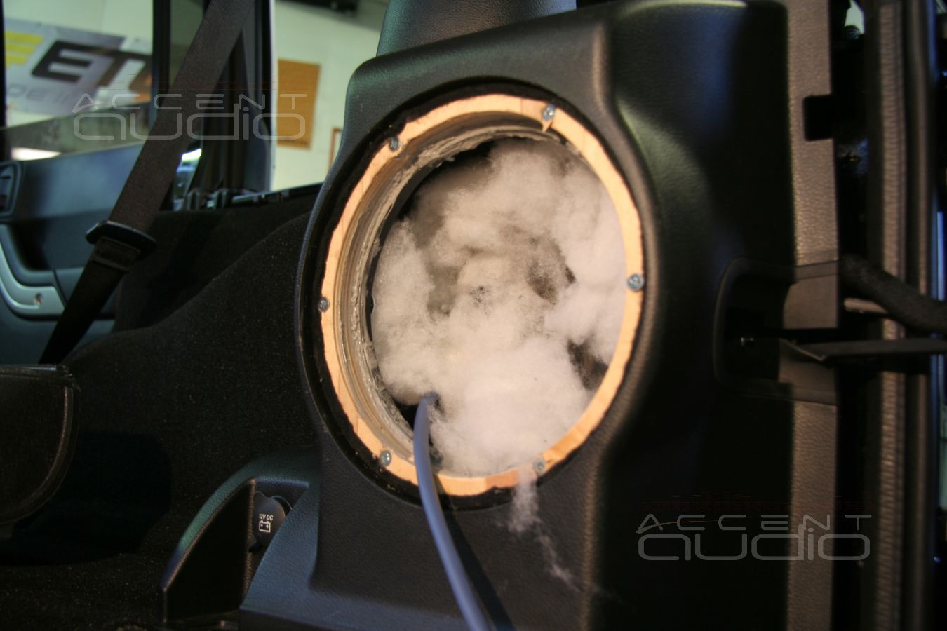 Установка сабвуфера в Jeep Wrangler