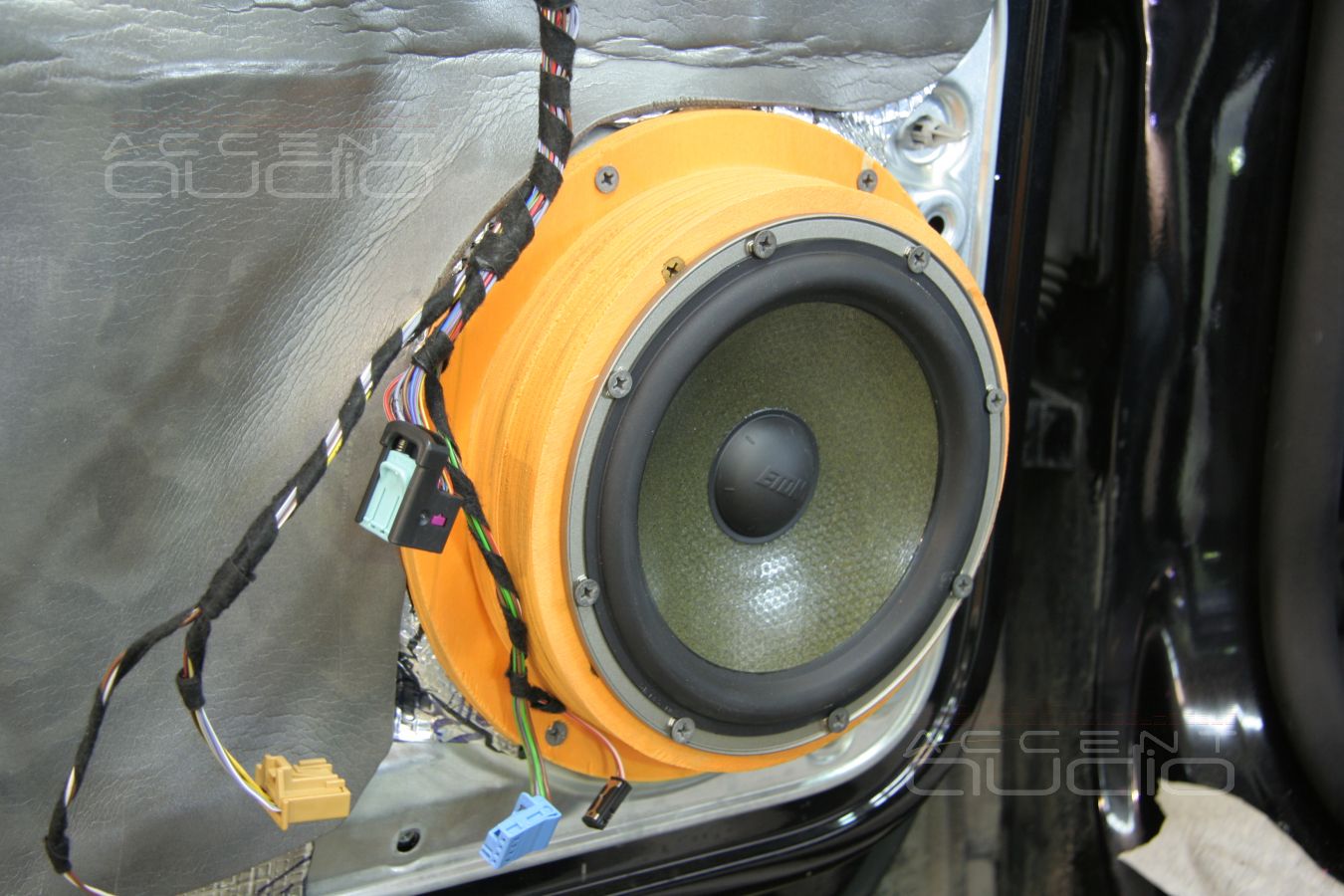 Замена акустики в Volkswagen Tiguan