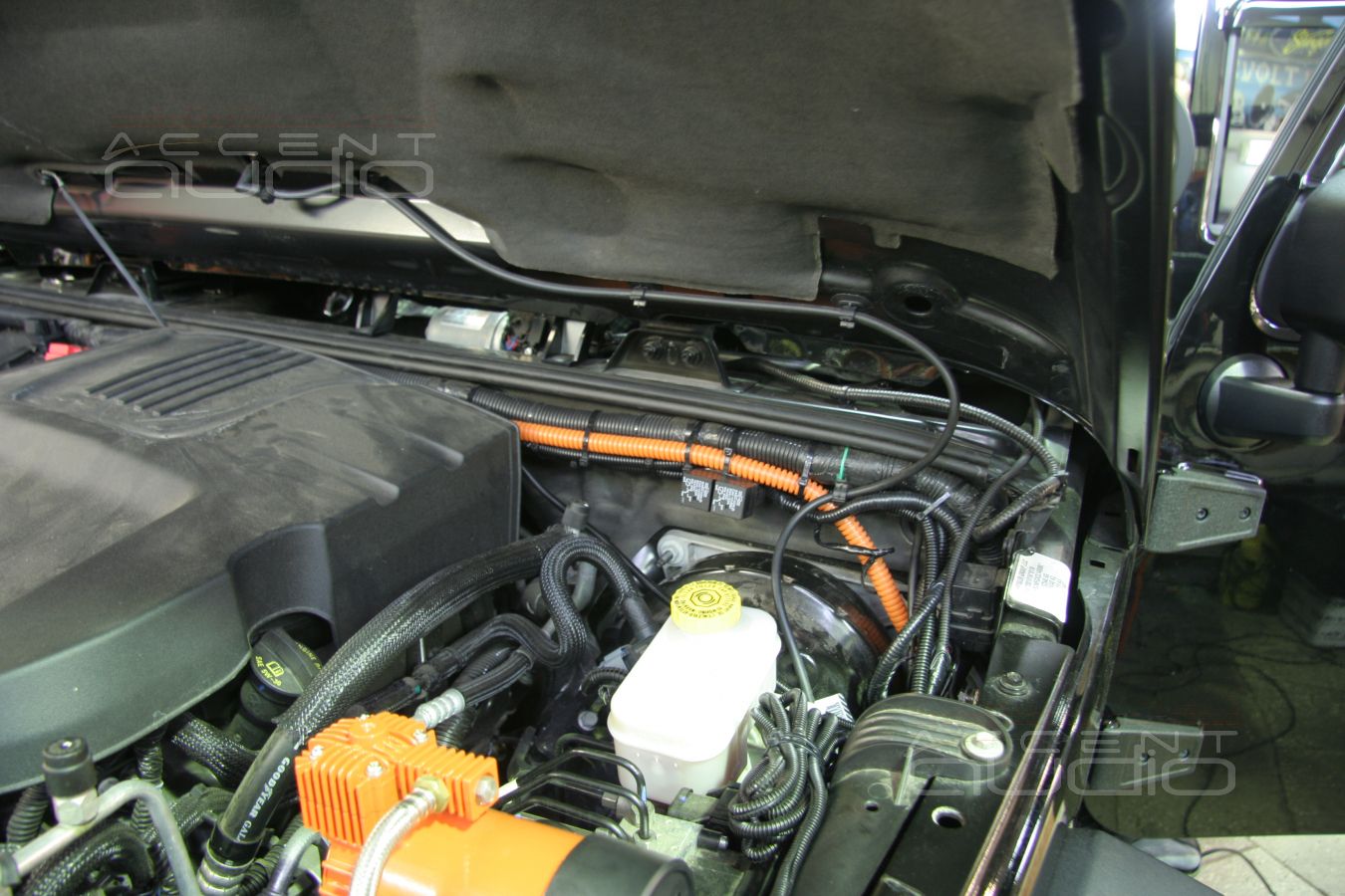 Тюнинг: установка радиостанции Megajet 555 в новый Jeep Wrangler