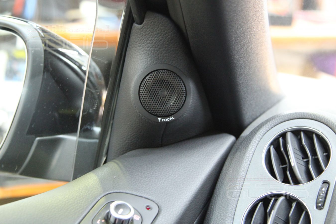 Замена акустики в Volkswagen Tiguan