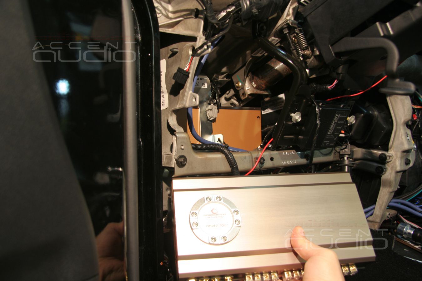 Установка усилителя в Jeep Wrangler