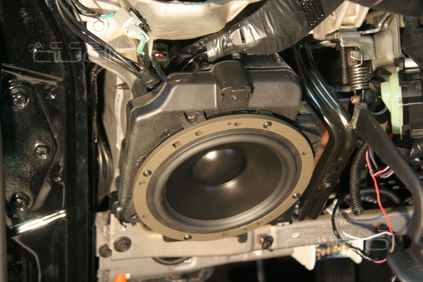 Установка акустических систем в Jeep Wrangler