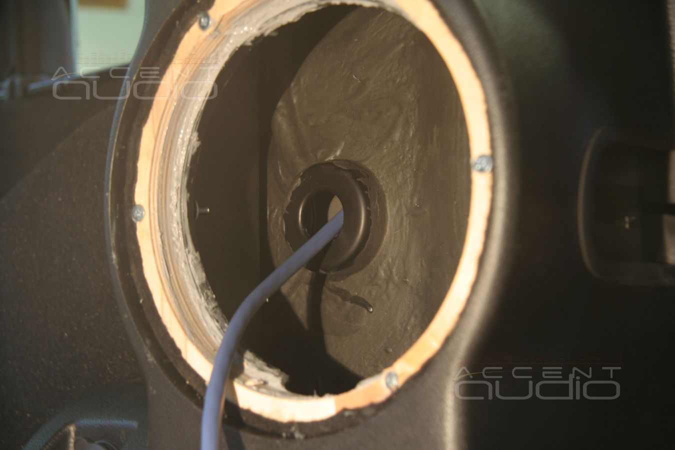 Установка сабвуфера в Jeep Wrangler