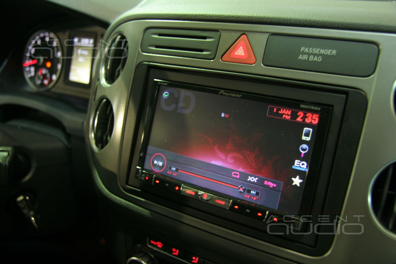 Замена магнитолы в Volkswagen Tiguan