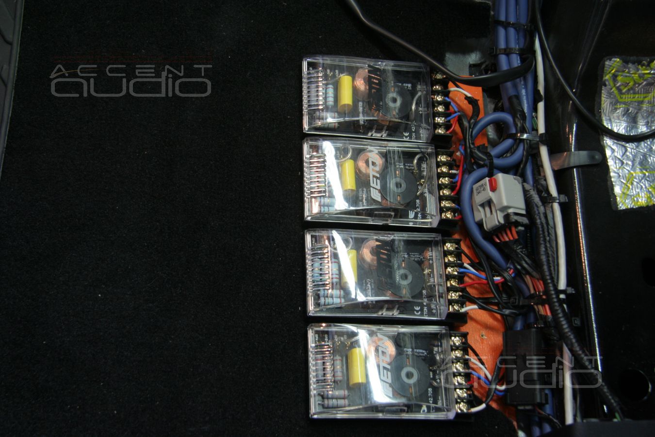 Установка акустических систем в Jeep Wrangler