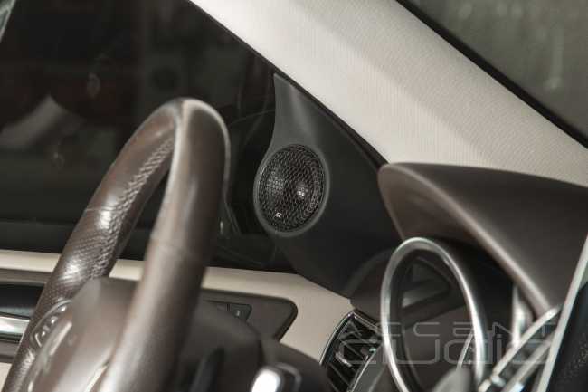Mercedes-Benz GLE Яркий и громкой звук 