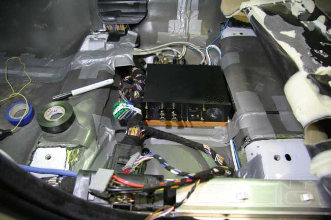 Шумоизоляция и замена аудиосистемы в новом Jaguar XF