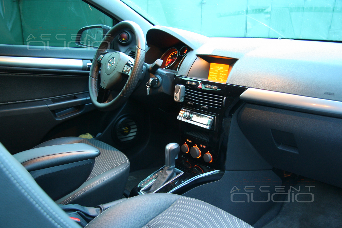 Скромное обаяние Opel Astra: Alpine 9855 + PolkAudio MM6 + Eton EC 500.4