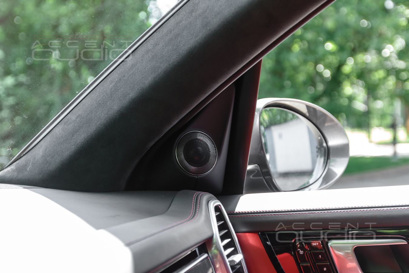 Правильное размещение лучших немецких твитеров Brax ML1 в новом Porsche Cayenne