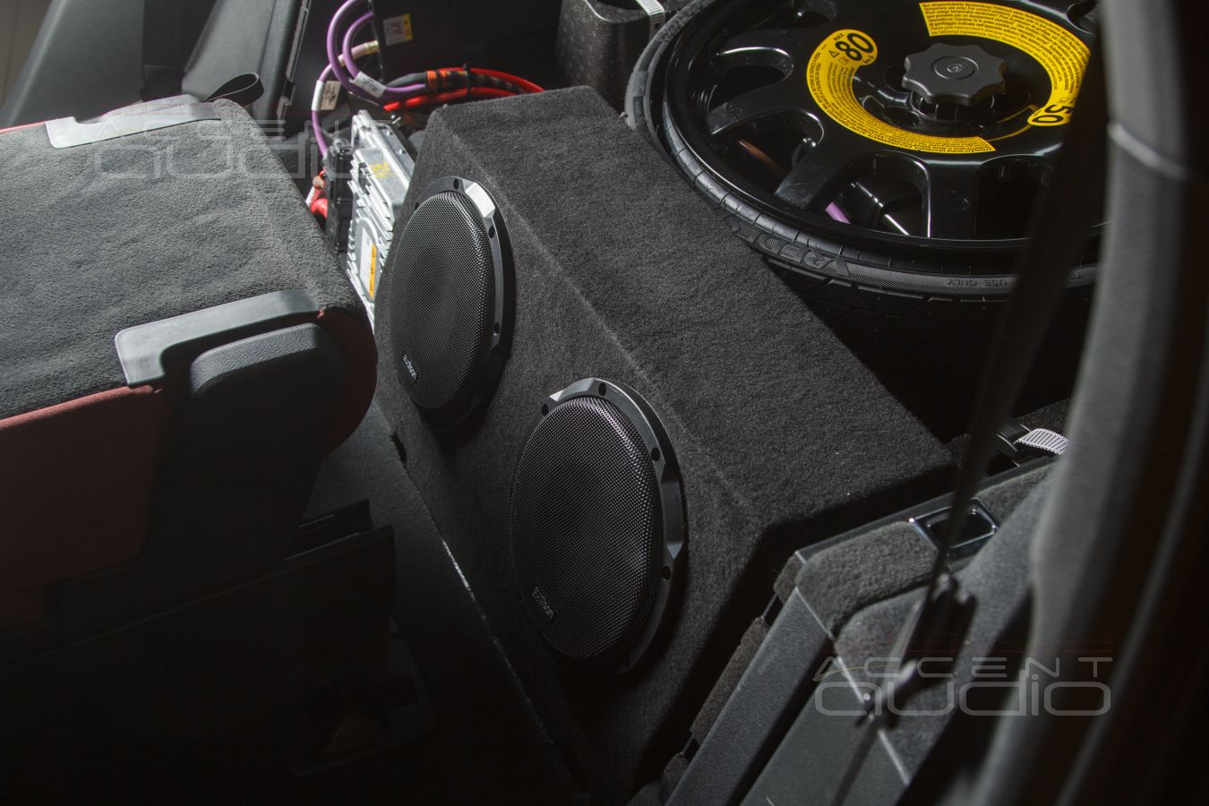 Сдвоенный, полностью скрытый, оригинальный сабвуфер-стелс для Audi SQ7