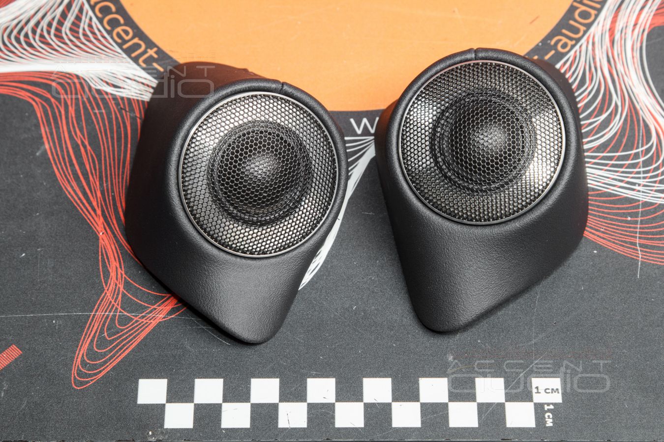 Красота и стиль твитеров Brax ML1 в интерьере Mercedes-Benz GLE Coupe AMG 53