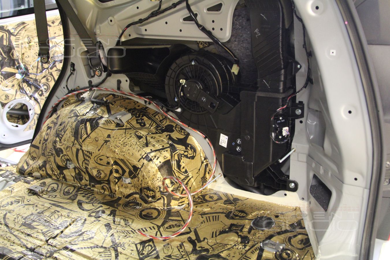 Шумоизоляция Mitsubishi Pajero