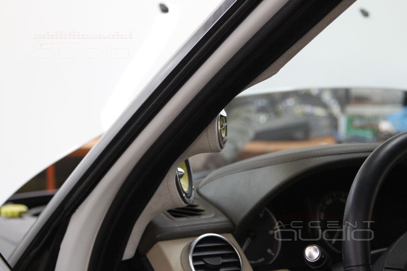 Установка акустики в Range Rover Discovery: изготовление подиумов