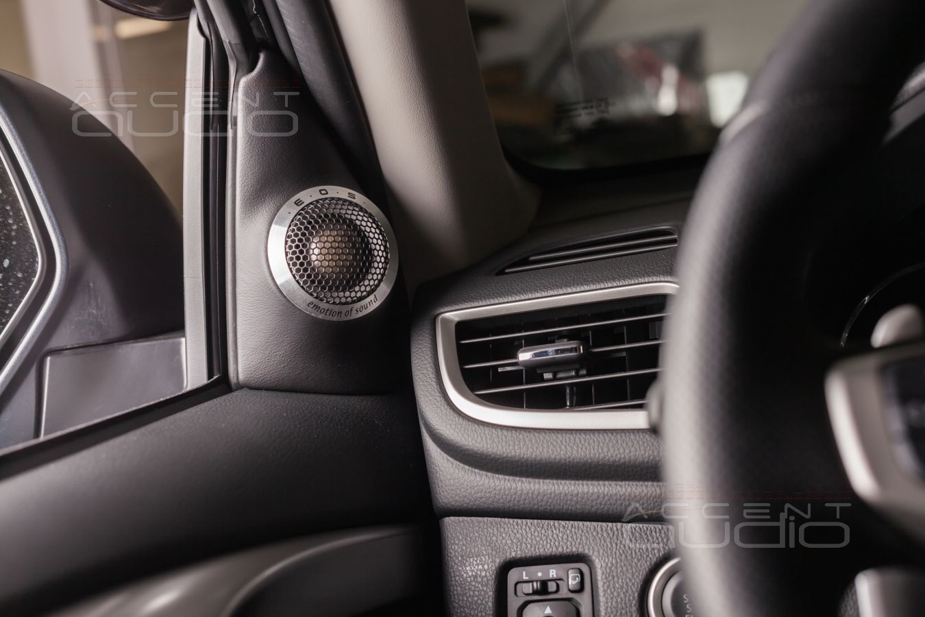 Подиумы под твитеры E.O.S вместо штатной пародии