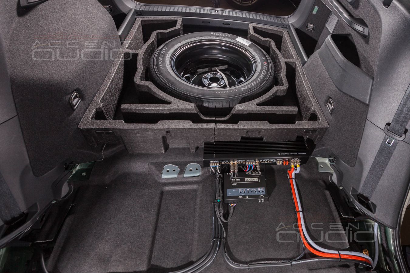 Установка усилителя и аудиопроцессора в Skoda KODIAQ