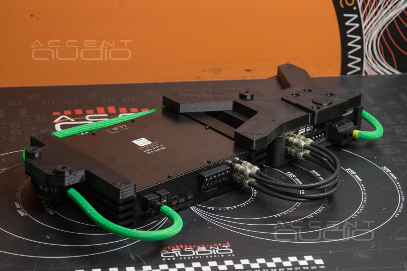 Лучше заводского: изящный, технологичный монтаж усилителей в Audi SQ8