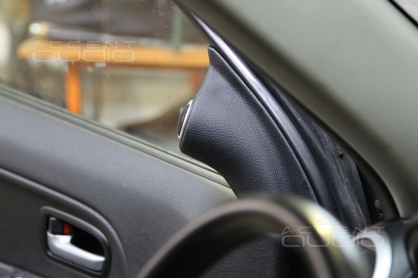 Шумоизоляция дверей и установка акустики в Suzuki Grand Vitara