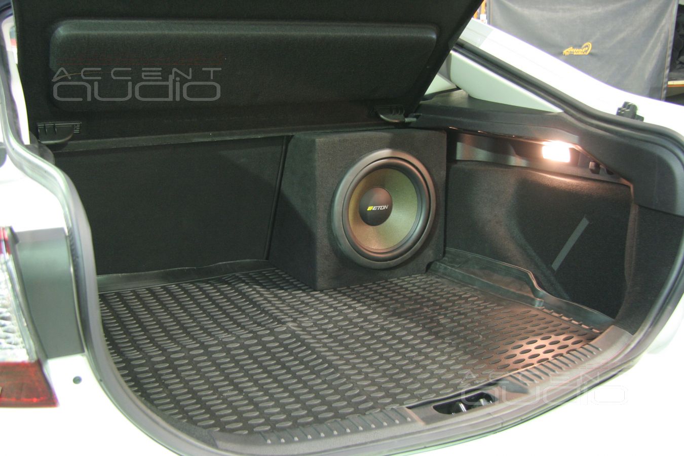 Установка сабвуфера в Ford Mondeo