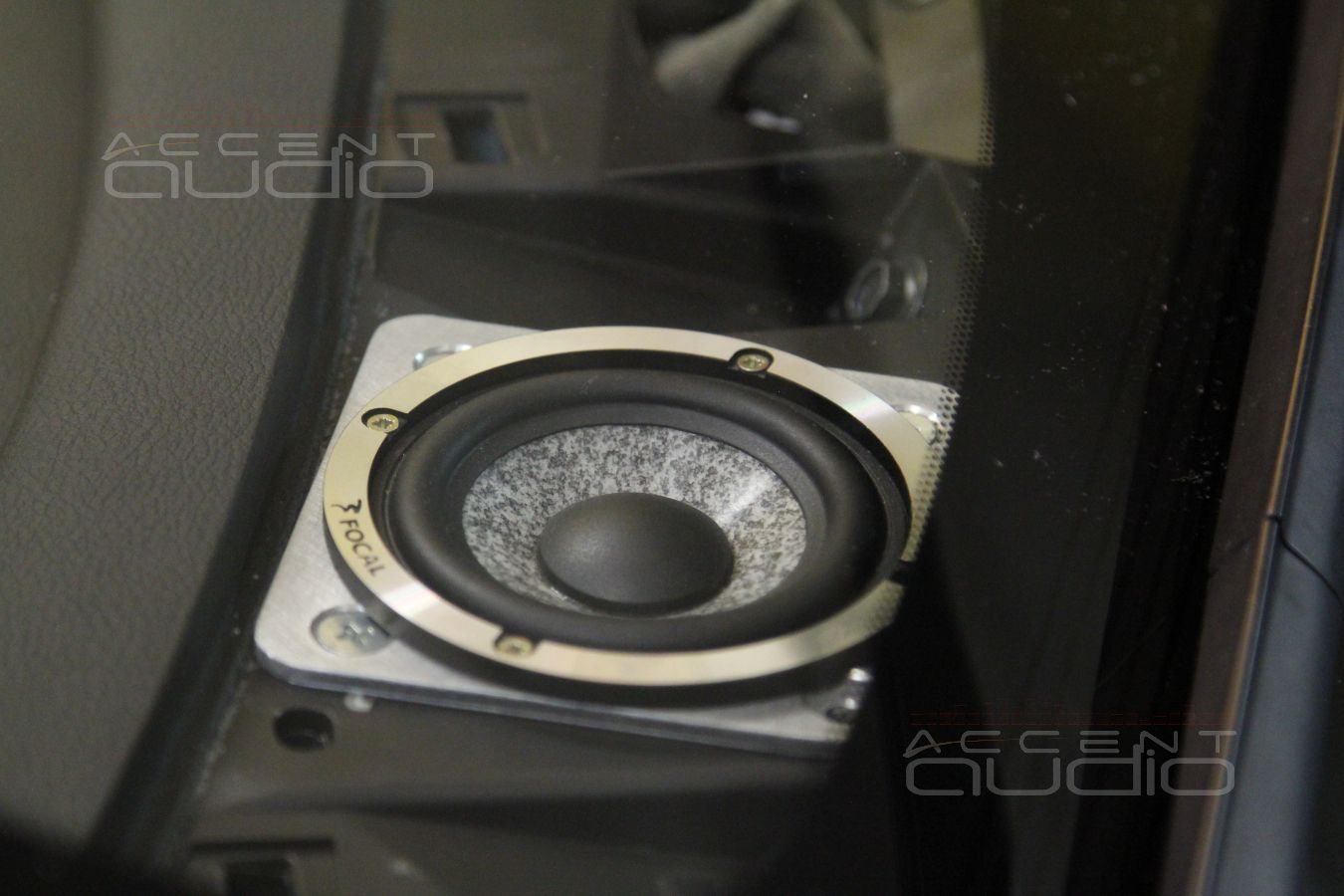 Установка среднечастотных динамиков Focal Utopia Be Midrange 3W2 в Infiniti Q50