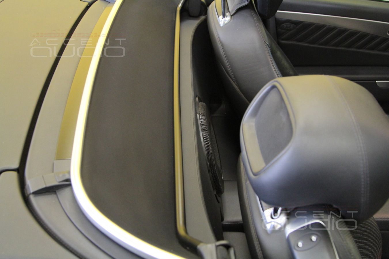 Сабвуфер – элемент интерьера, с крышей или без неё