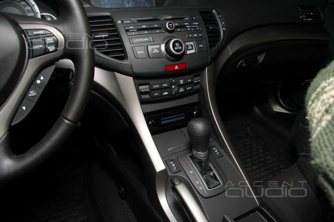 Параллельные Аккорды: две совершенно разные инсталляции на Honda Accord NEW