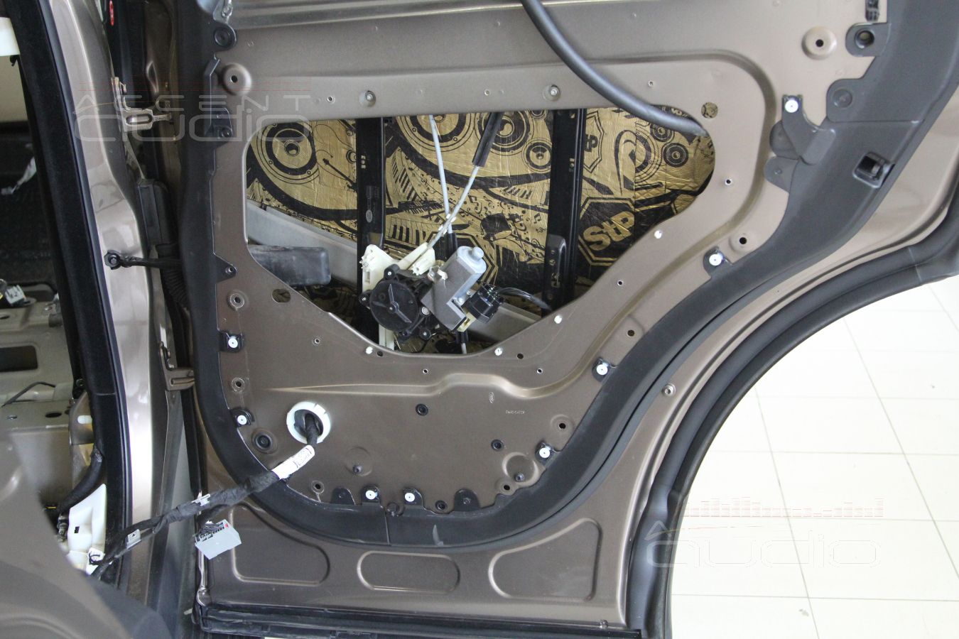 Тыловая акустика: зачем она ?