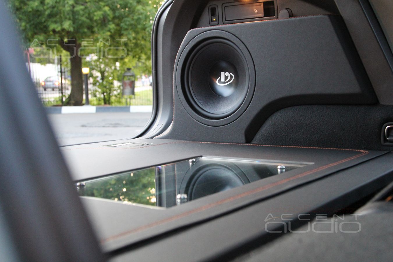 Фирменный сабвуфер с новой, оранжевой отстрочкой под Оранжевое настроение