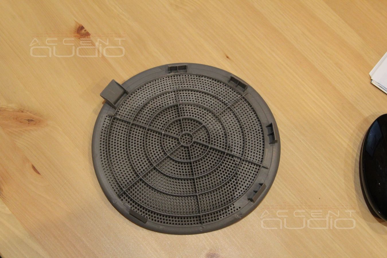 Установка акустики Focal Performance в Nissan 350Z: модернизация сеток