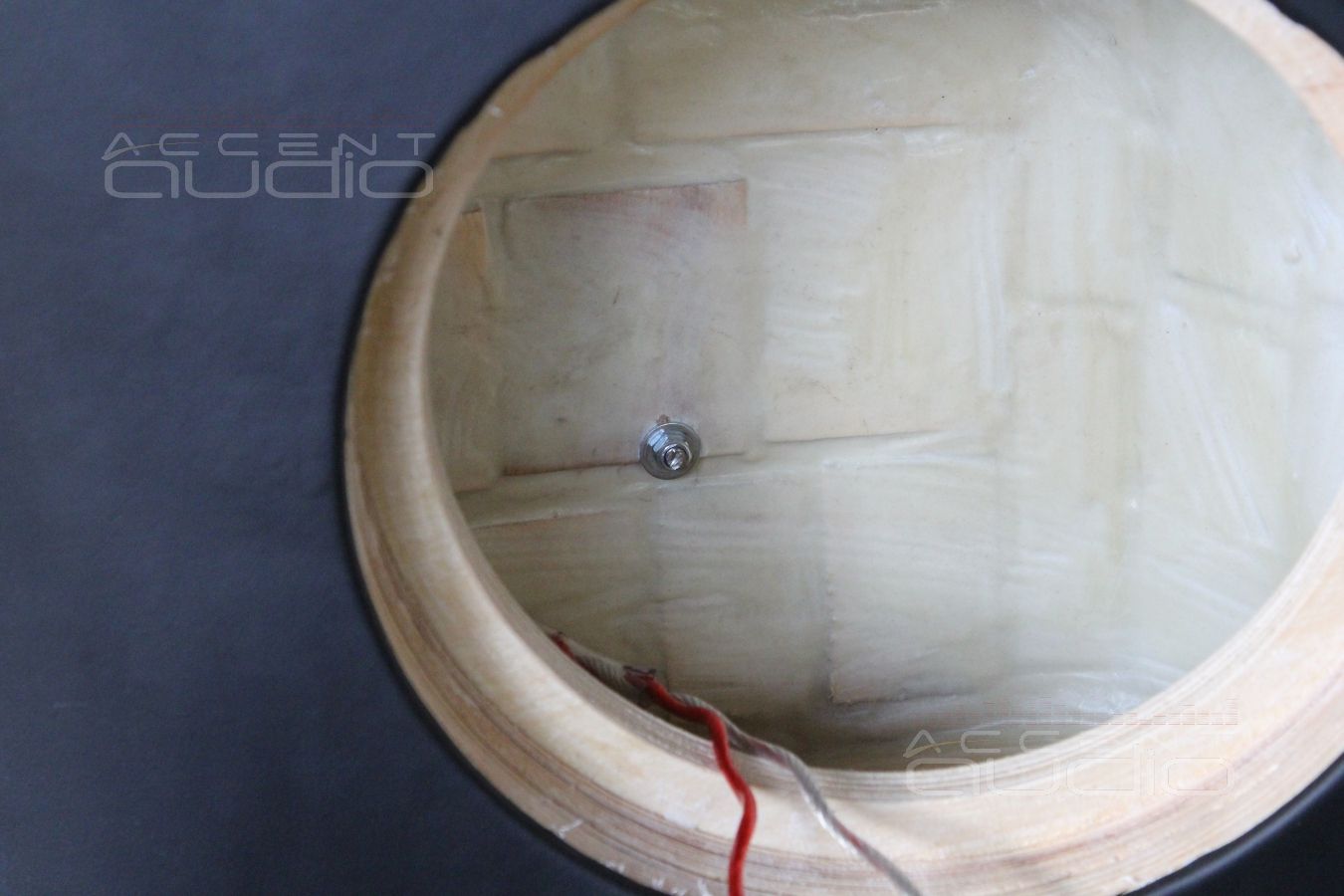 Сабвуфер-стелс в Toyota Highlander