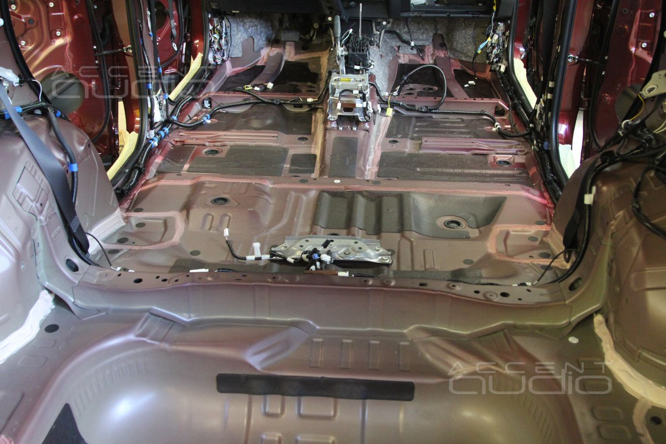 Выбор оборудования и наши решения по звуку для Toyota Rav4