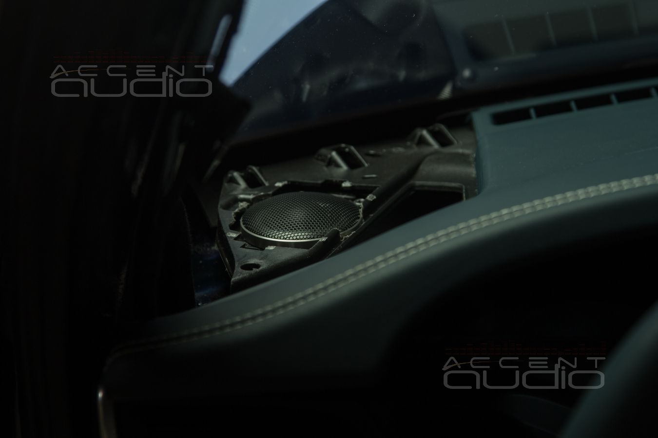 Простой монтаж среднечастотных динамиков Focal 3,5WM Midrange Utopia Be M в 911