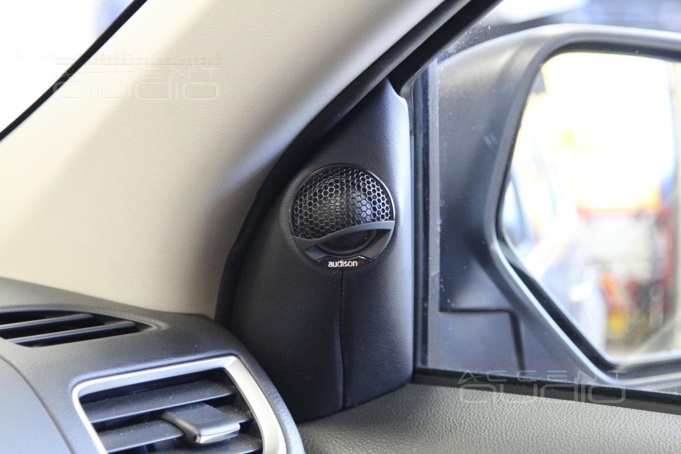 Установка акустики Audison AVK6 & Audison AVX6.5