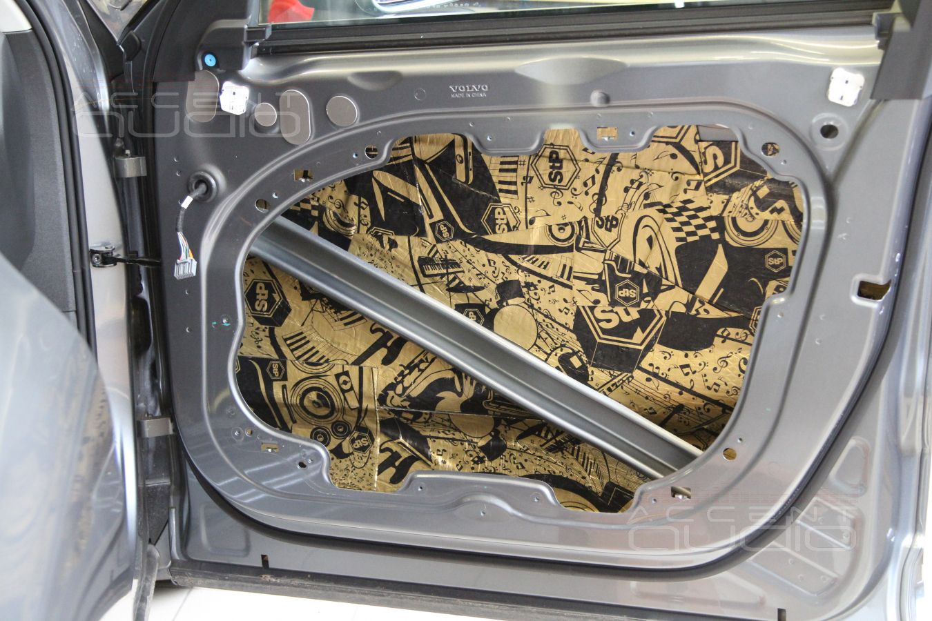 Аудиоподготовка дверей Volvo XC 60