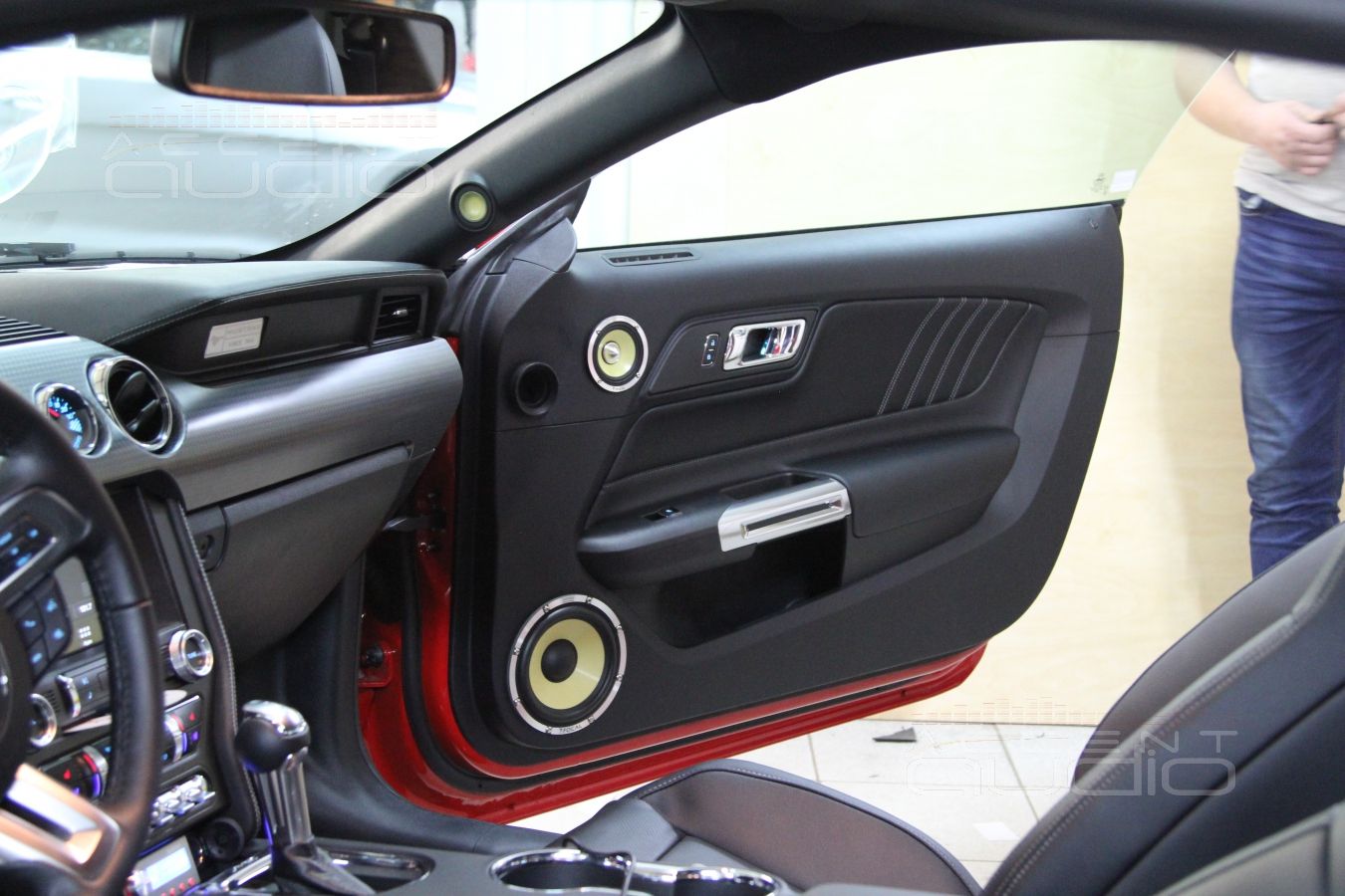 Установка новой акустики в Ford Mustang 2016