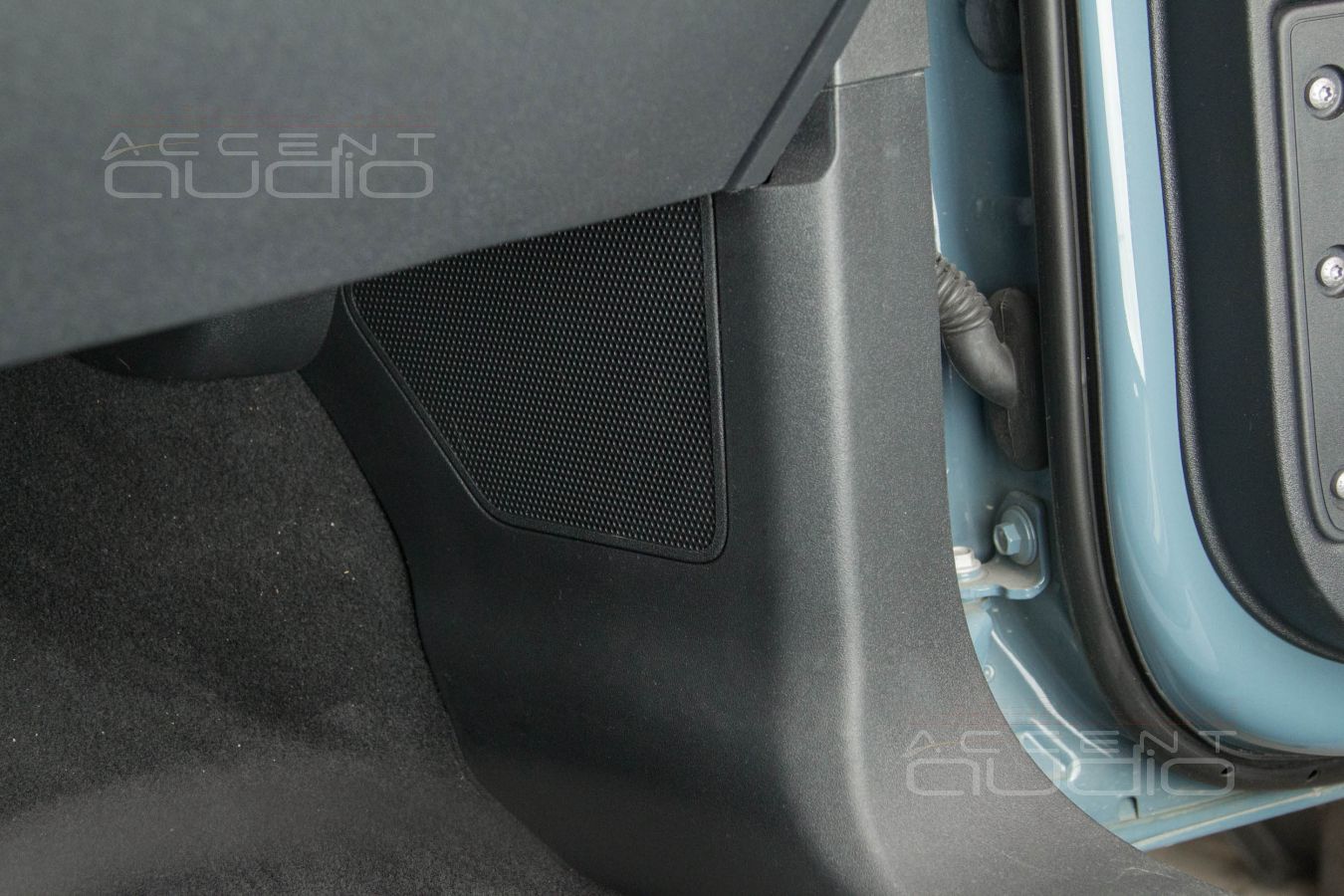 Мидбас SOAudio SO165\38 в Ford Bronco Raptor не в дверях, но штатно