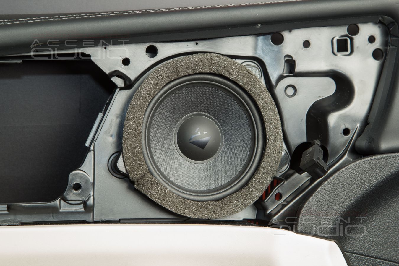 Простая установка среднечастотных Helix Ci7 M100FM-S3 и их отменная эффективность