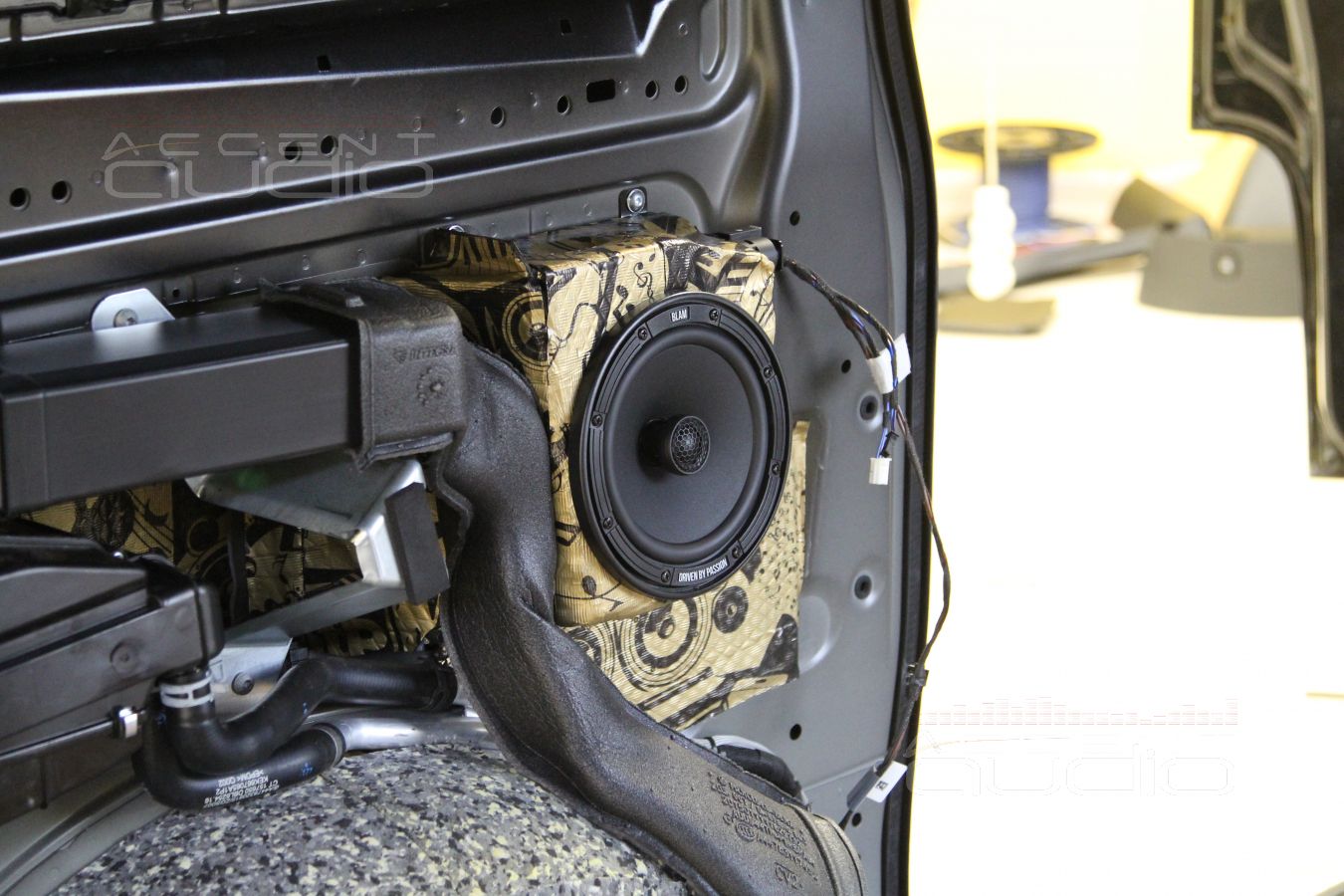 Тыловая акустика в Vito