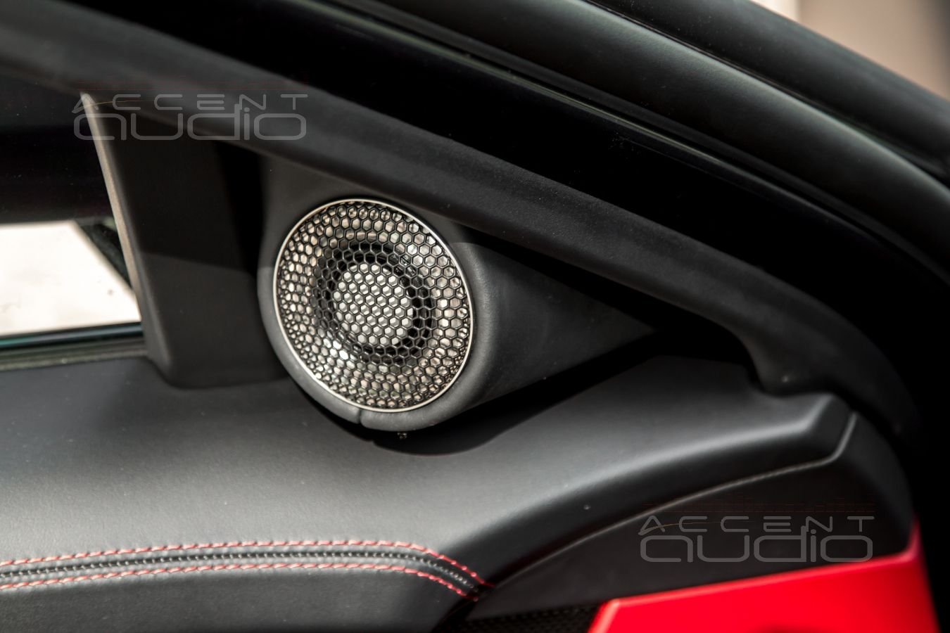 Твитеры Brax GL6 в интерьере Porsche Panamera – стиль и точность