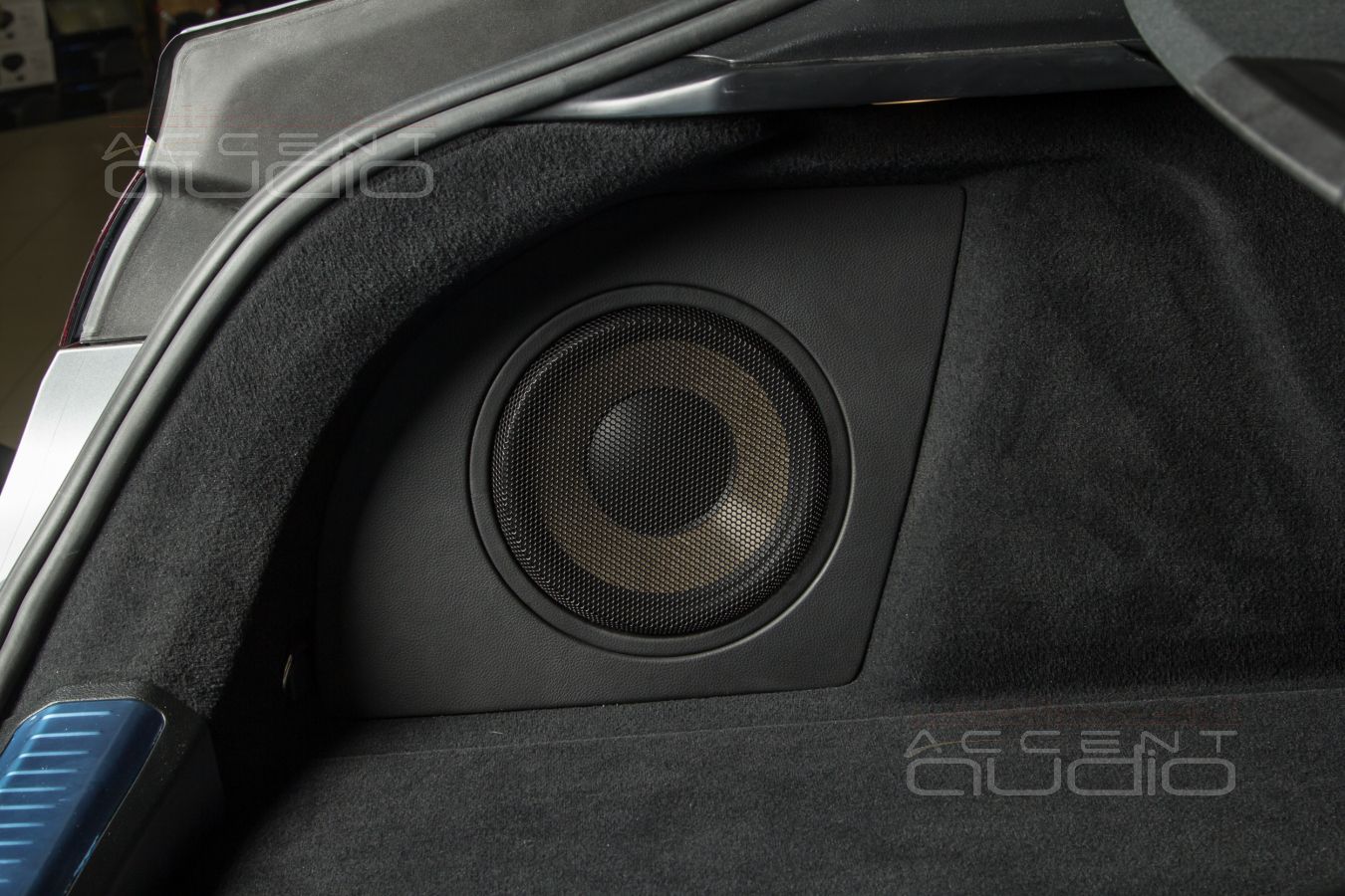 2023 Update: другой сабвуфер, но в том же стиле для Mercedes GLE Coupe