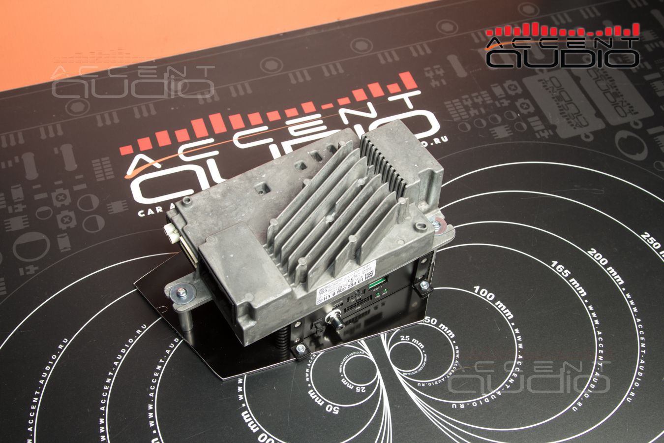 Мощная интеграция аудиофильского сабвуфера Dego в BMW X7