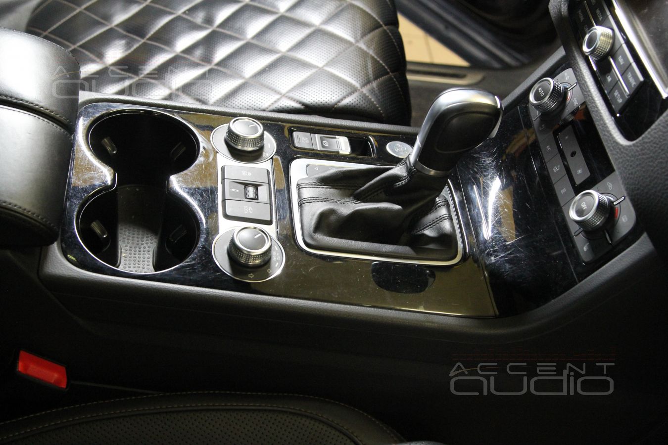 Классный звук, отличная шумка, вот только машина не новая - бесят царапки