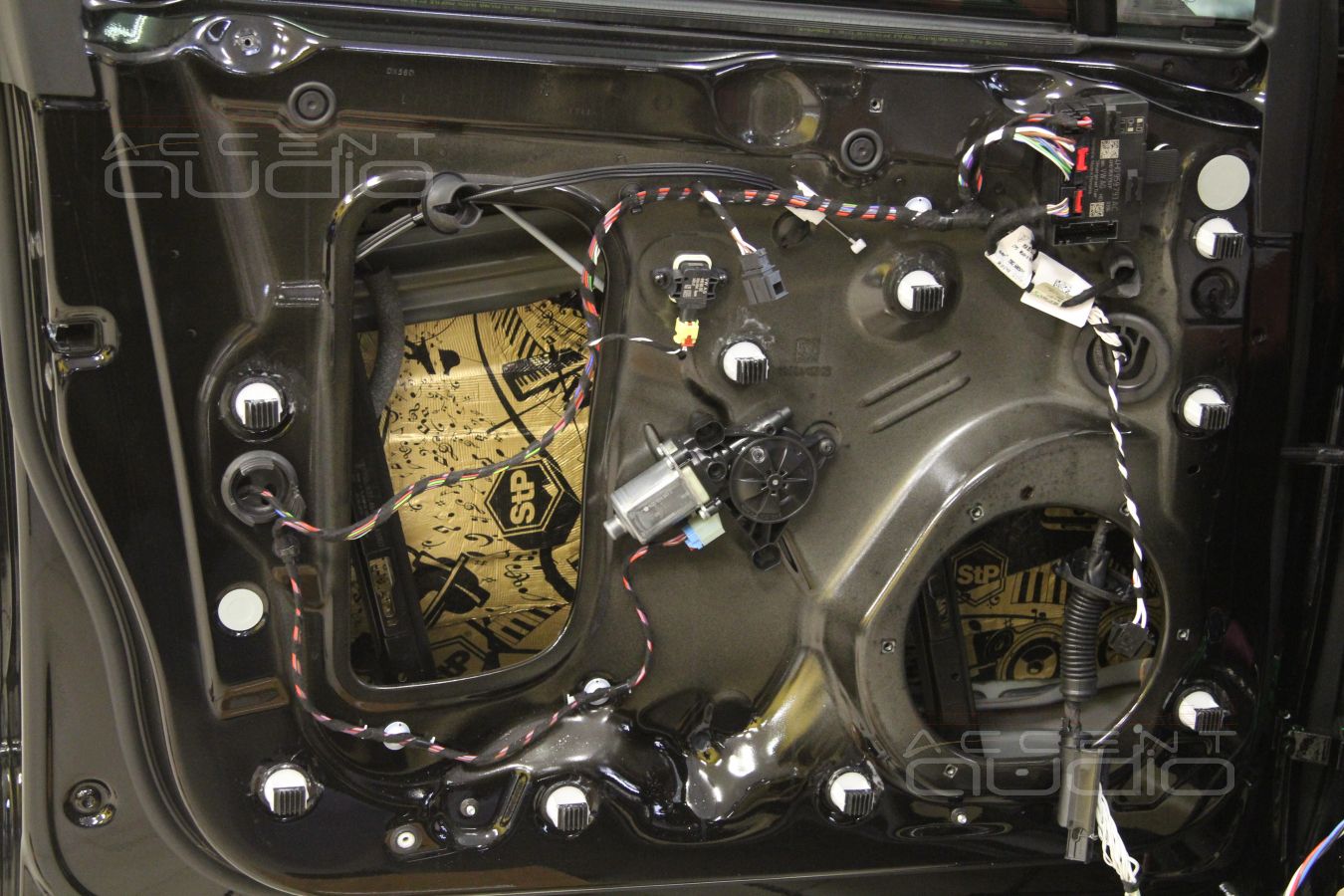 Установка мидбасов 