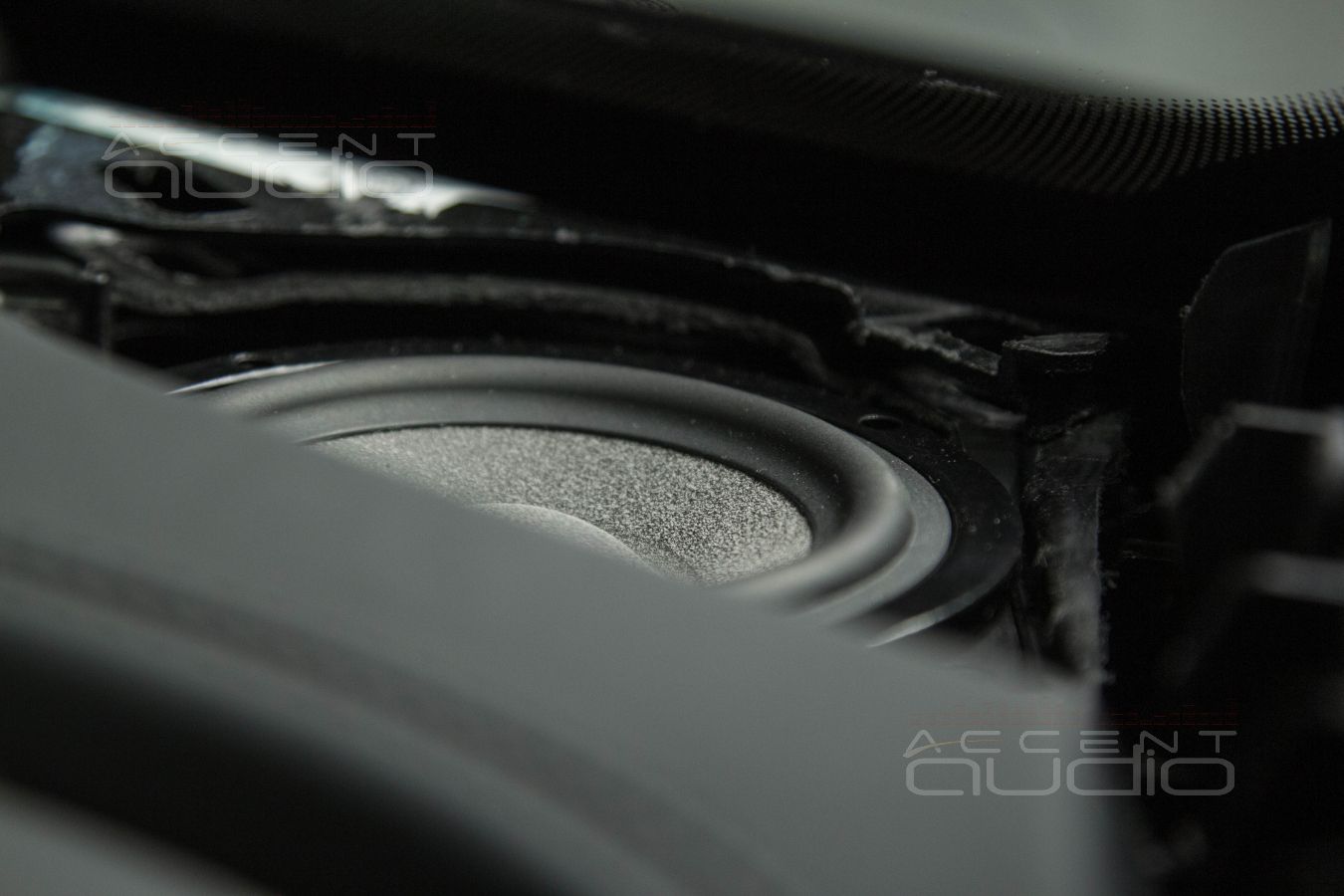 Величие среднечастотных Brax ML3 штатно в нештатных местах Audi SQ8