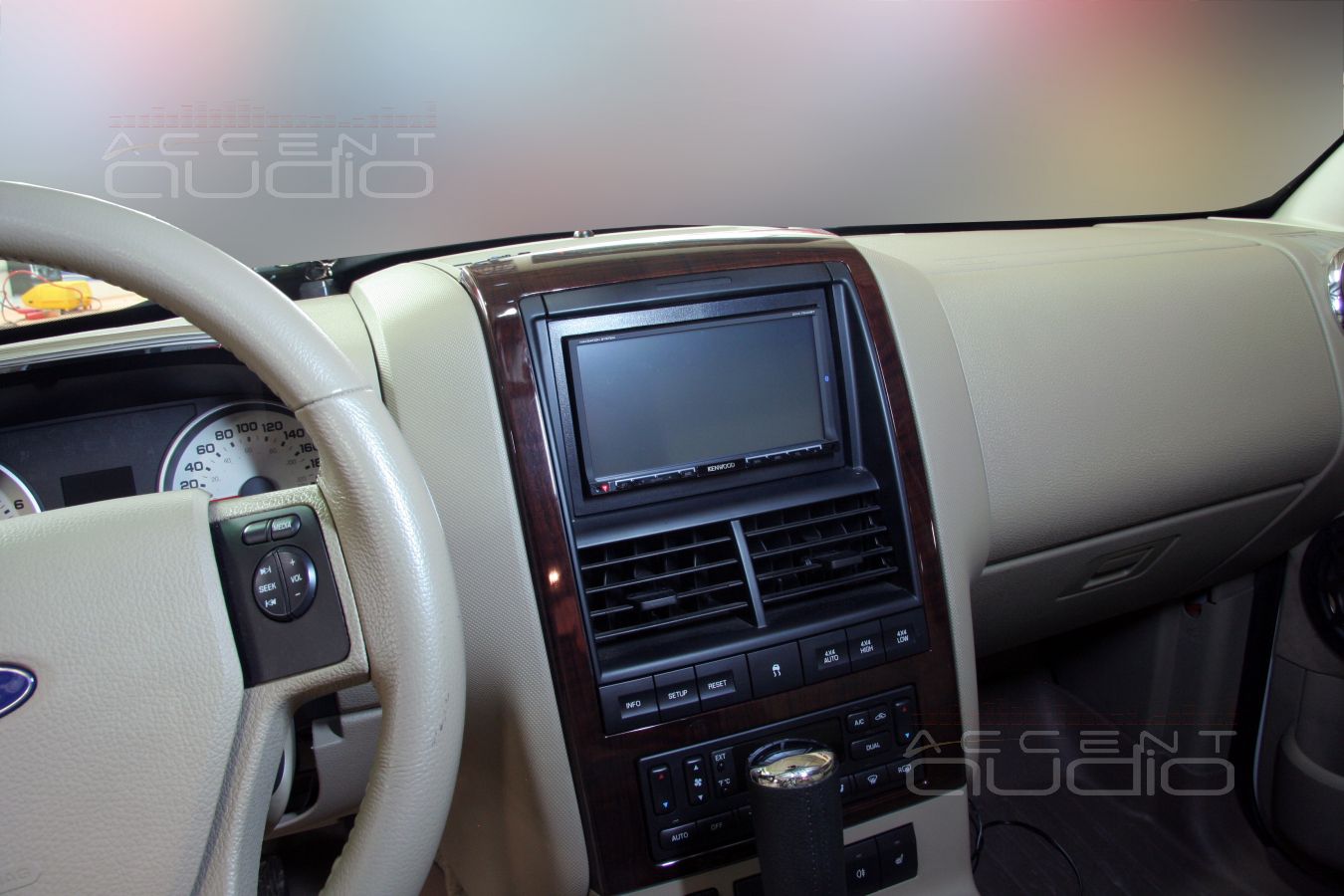 Установка 2DIN мультимедиа в Ford Explorer