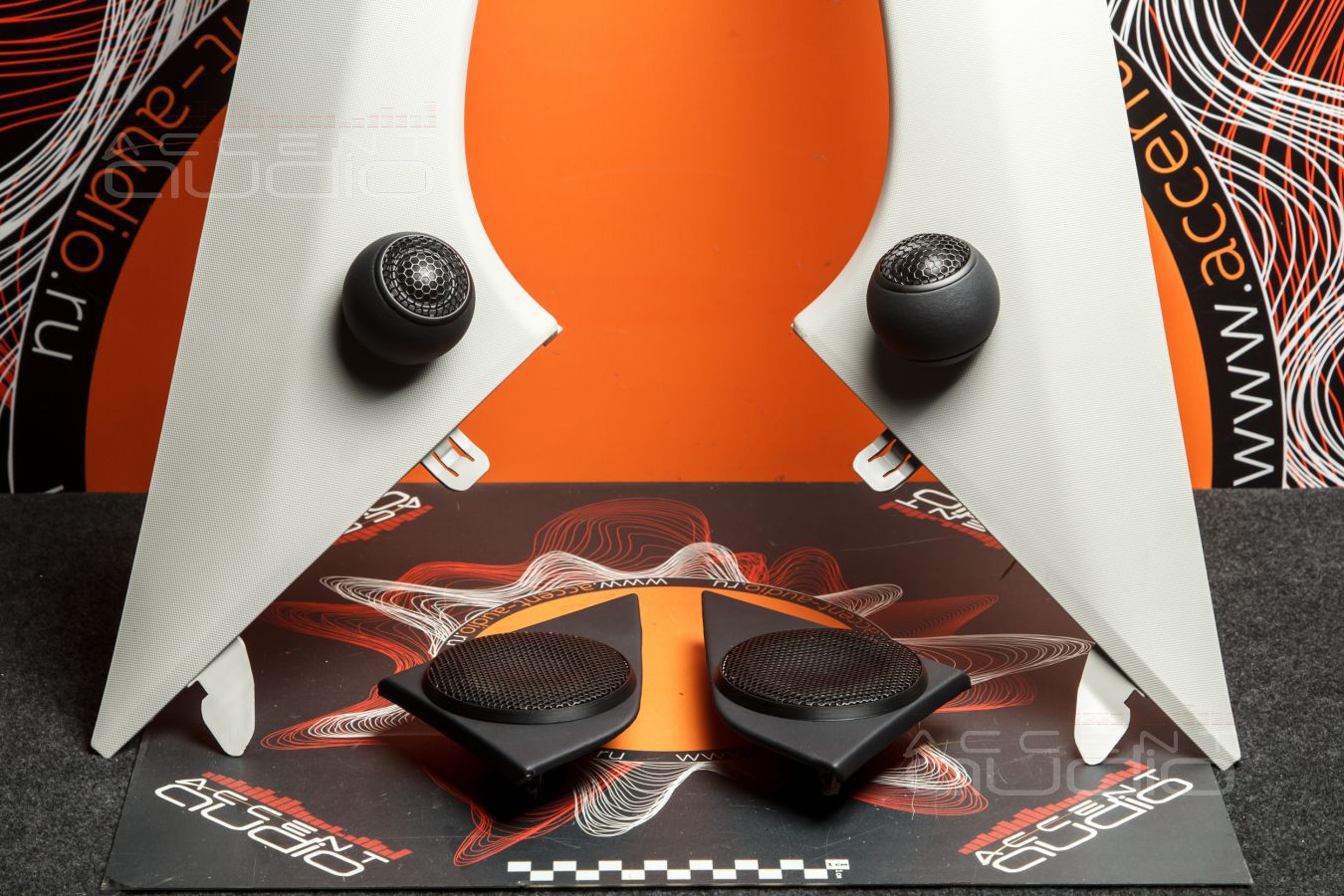 Решение: ПРАВИЛЬНОЕ размещение новых твитеров GroundZero в стойках БЕЗ подиумов