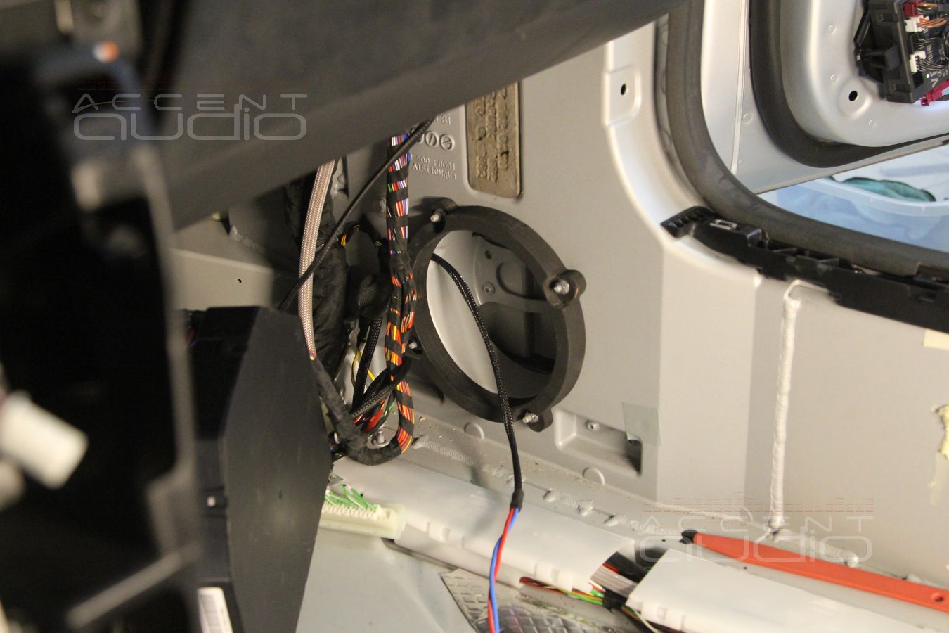 Установка мидбасов Eton MAS 160 в Mercedes-Benz GT