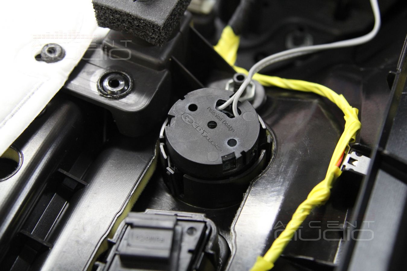 Установка акустики в Ford Explorer 2014