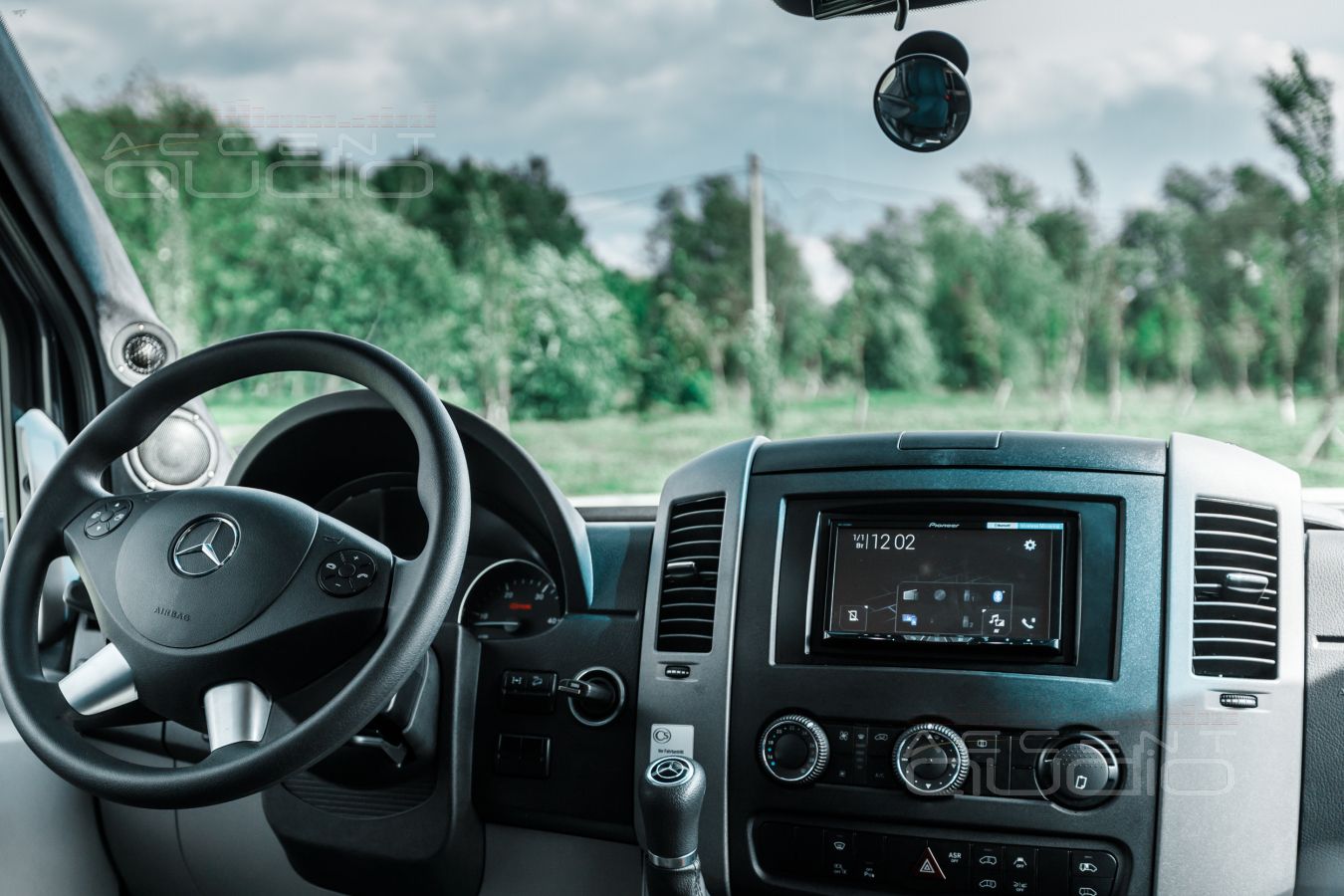 Новая магнитола Pioneer AVH-Z9200BT в Mercedes-Benz Sprinter CS-Reisemobile